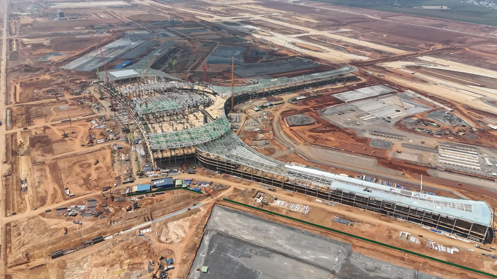Lotnisko w Katowicach rozbudowuje Terminal C. Więcej miejsca dla pasażerów i szybsza obsługa lotów