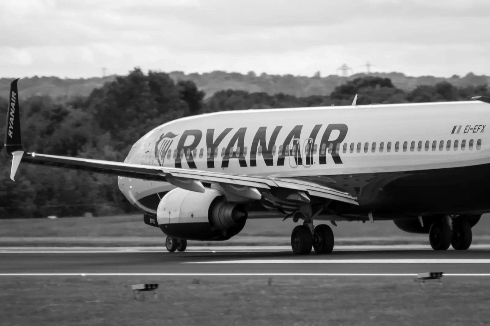 Ryanair kasuje 20 tras i zabiera 6 samolotów. Cztery połączenia z Polski znikają z rozkładu