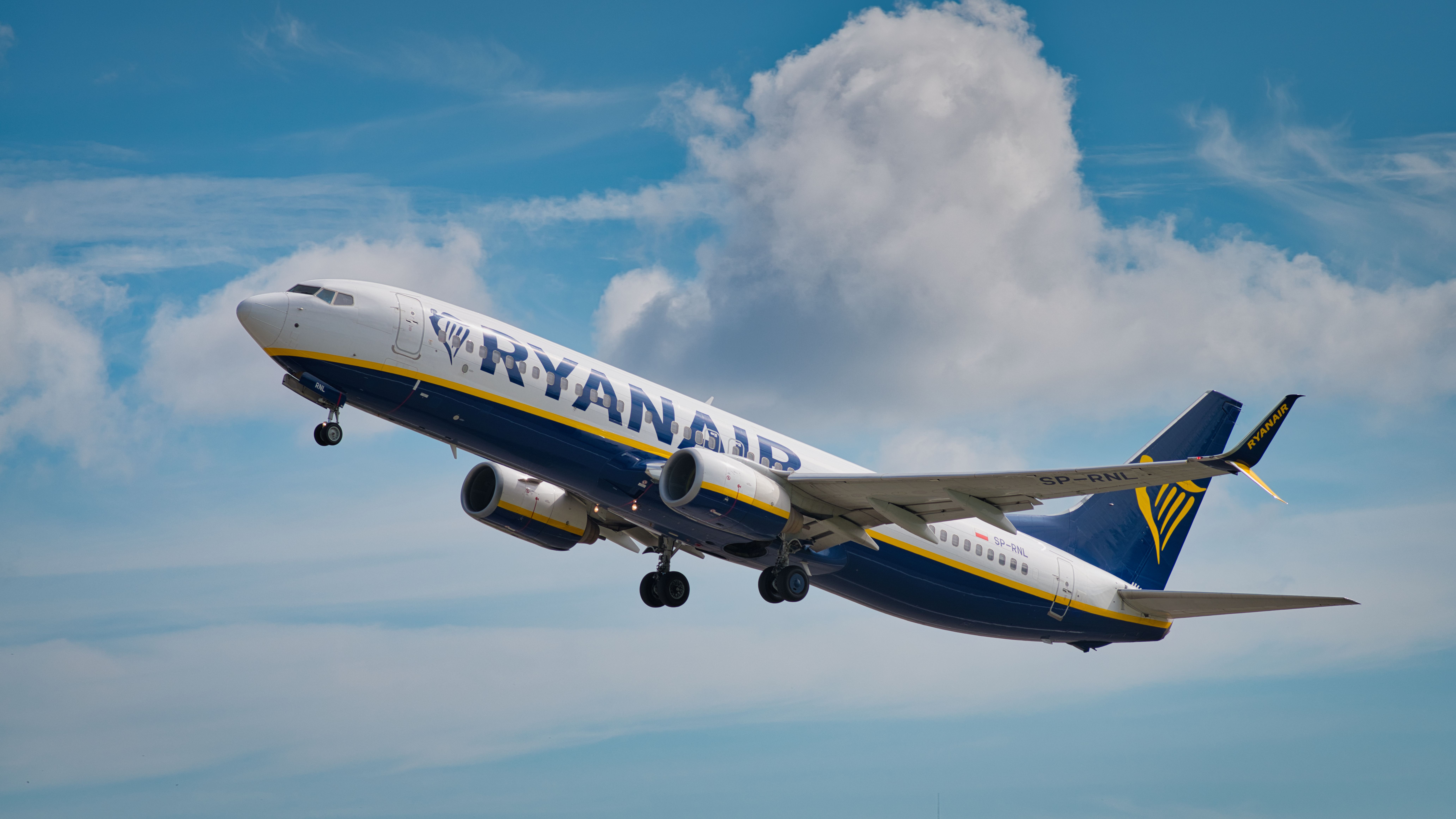 Ryanair zamyka bazę w Grecji. Czy loty z Polski na greckie wyspy są zagrożone?