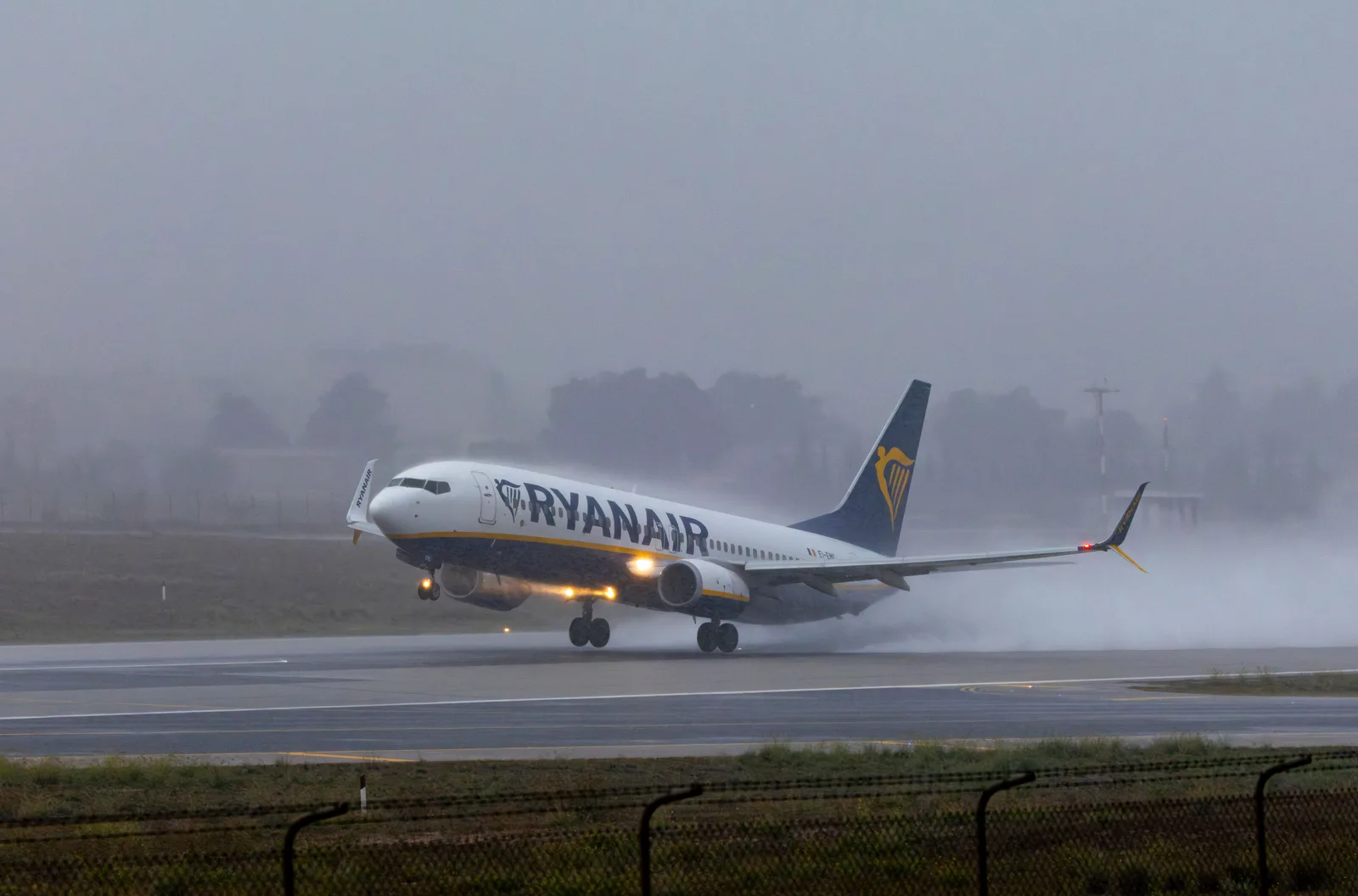 Ryanair zawiesza loty z Polski. Cztery trasy znikną zimą z rozkładu